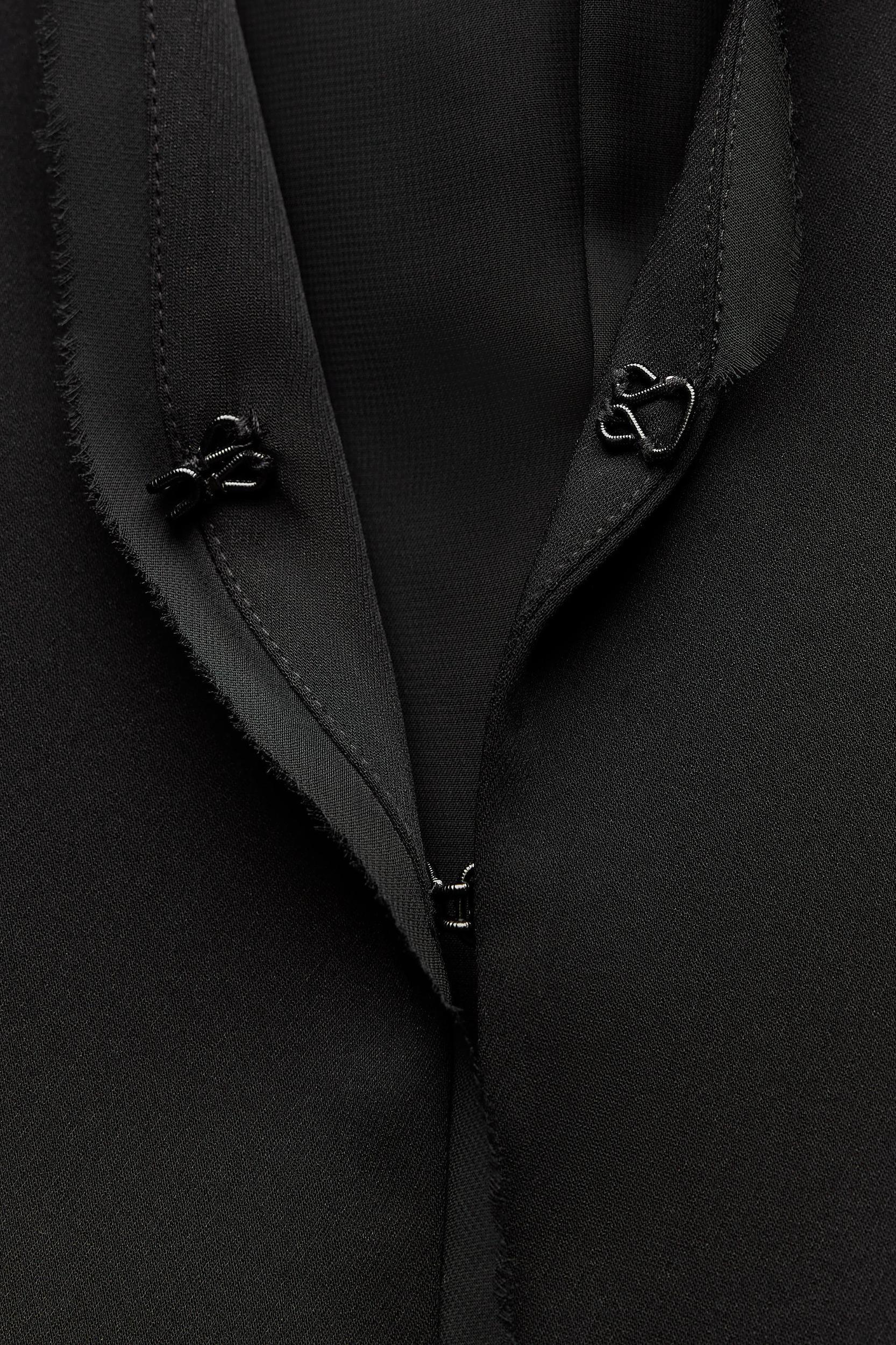 TONAL TRIM VEST Product Image