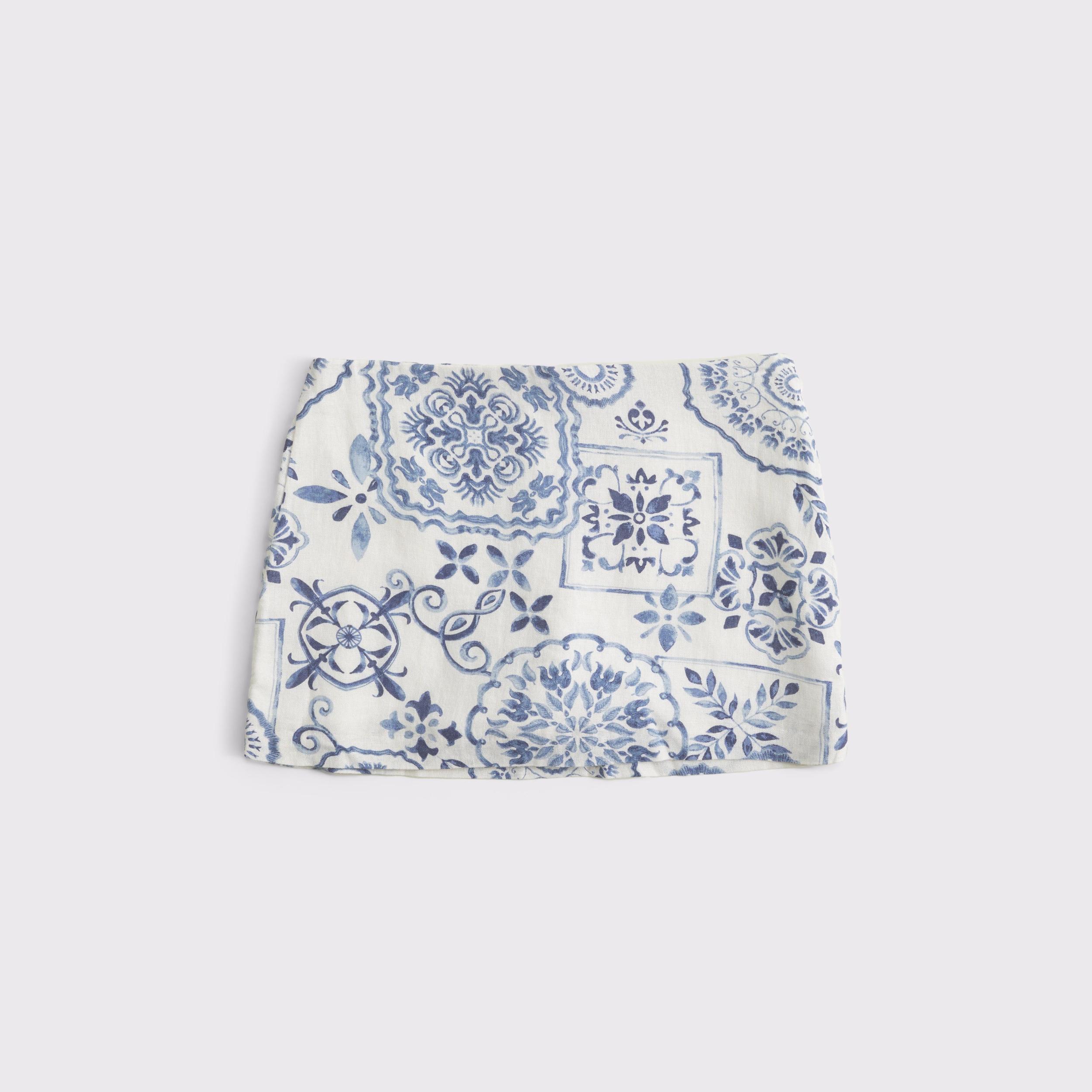 The A&F Scarlett Mid Rise Linen-Blend Mini Skort Product Image