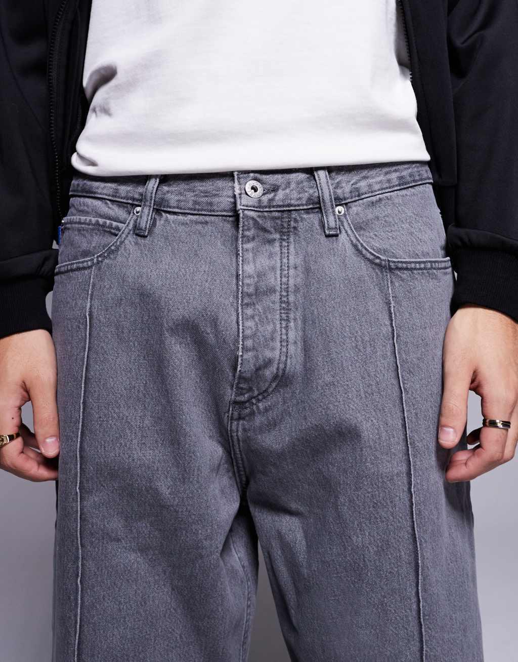 HUGO Blue Mason baggy fit jeans in gray with front seam Product Image