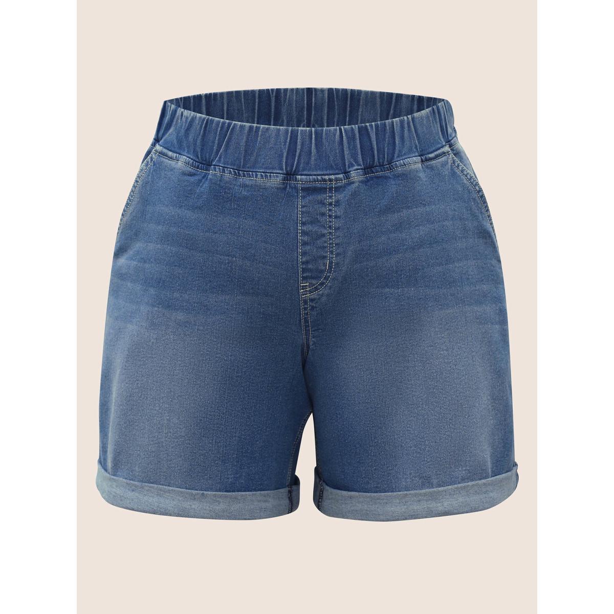 Plus Size Medium Wash Roll Hem Loose Denim Shorts Women Denimblue Roll Hem High stretch Everyday Slanted pocket Casual Denim Shorts BloomChic 14/1X Product Image