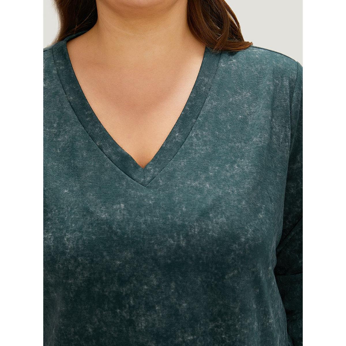 Plus Size Solid Vintage V Neck Sweatshirt Women Cyan Casual Plain V-neck Dailywear Sweatshirts BloomChic 28/5X Product Image