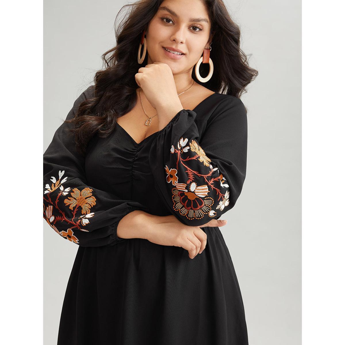 Plus Size Floral Embroidered Ruched Square Neck Dress Black Women Vacation Elastic cuffs Square Neck Long Sleeve Curvy Midi Dress BloomChic 12/L Product Image