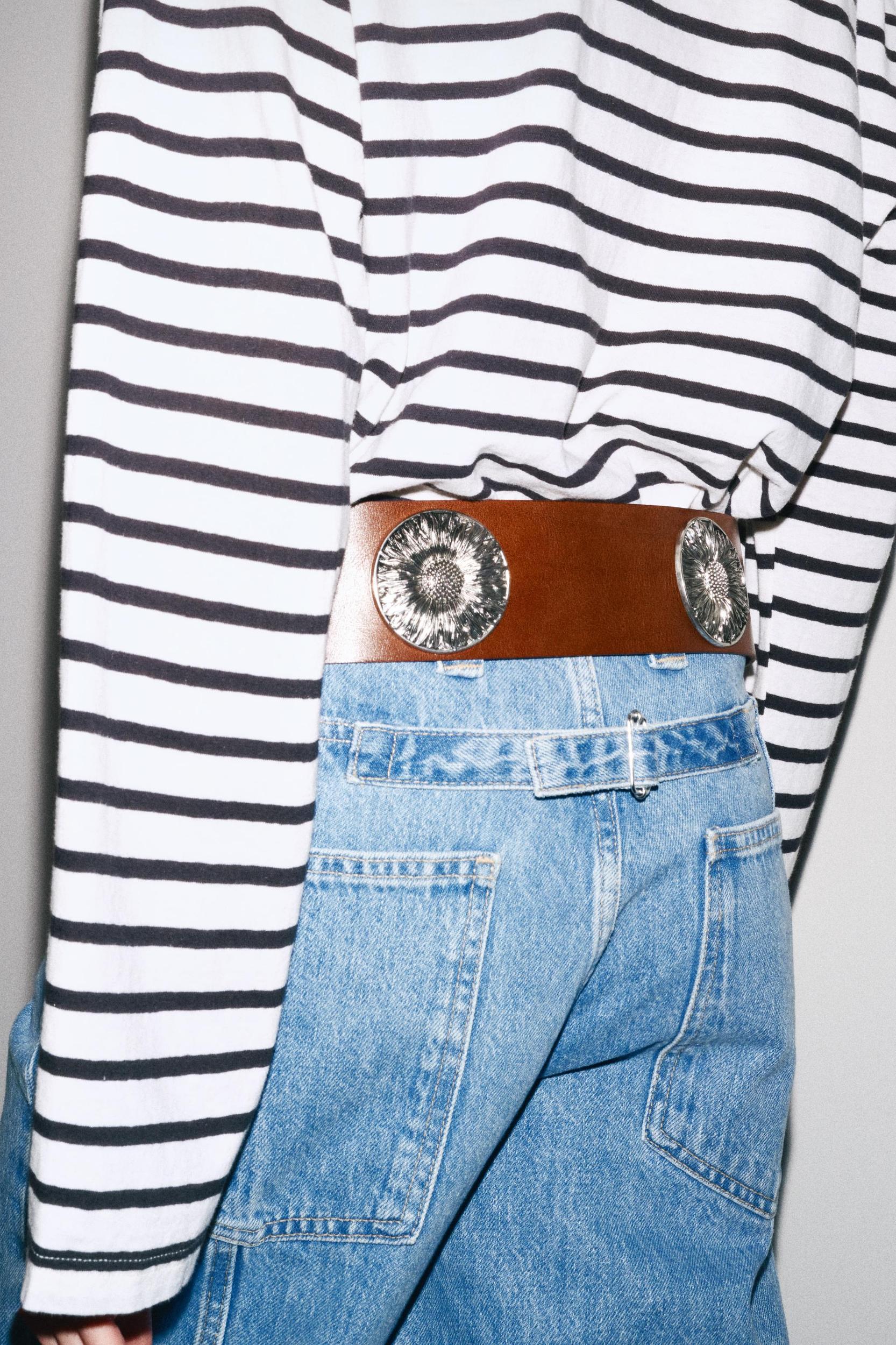 WIDE LEATHER BELT WITH FLOWERS Product Image