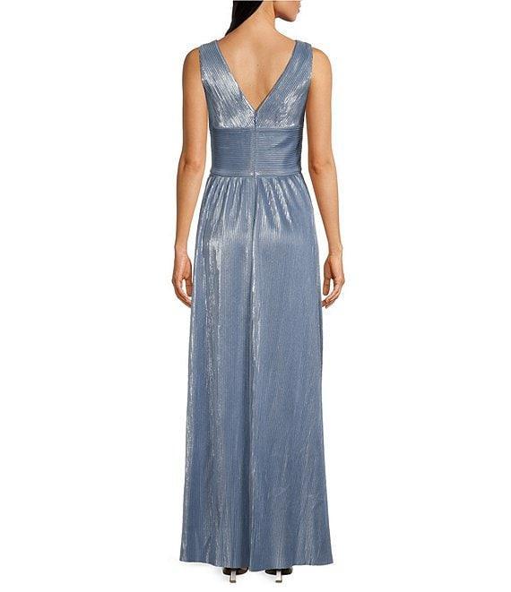 Jessica Howard Petite Size Sleeveless V-Neck Pleated Metallic Knit Gown Product Image