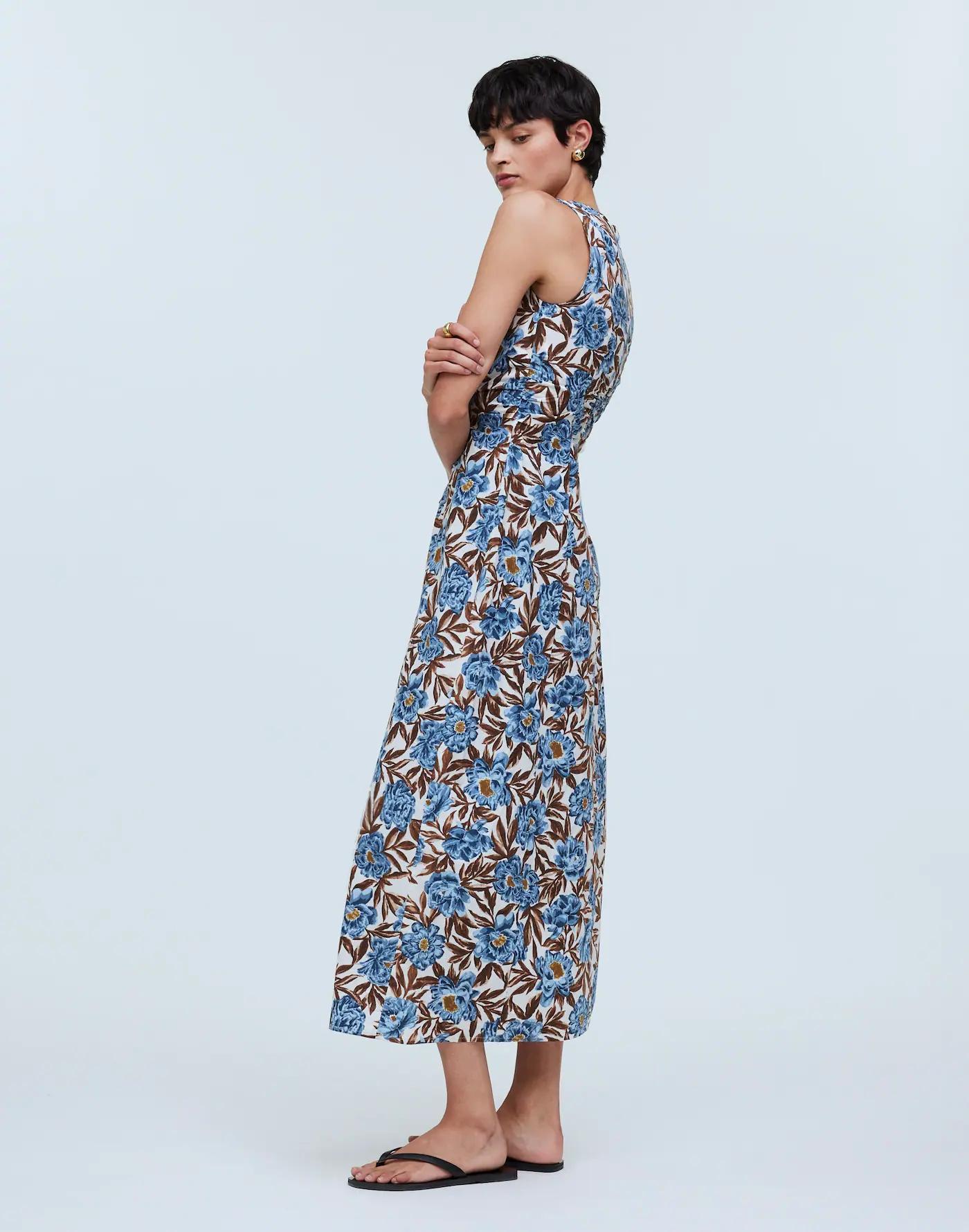 Sleeveless V-Neck Midi Dress in Floral Product Image