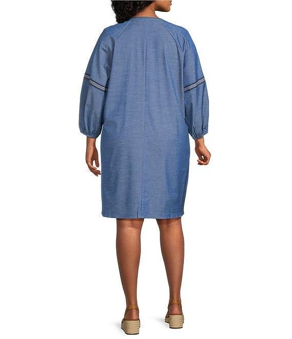 Calessa Plus Size Embroidered Split V-Neck 3/4 Sleeve Shift Dress Product Image