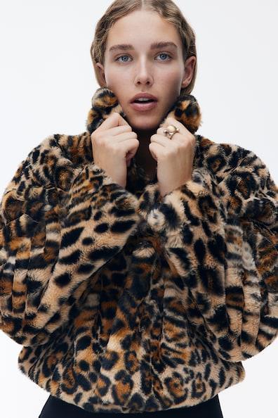 Cropped fluffy jacket Product Image