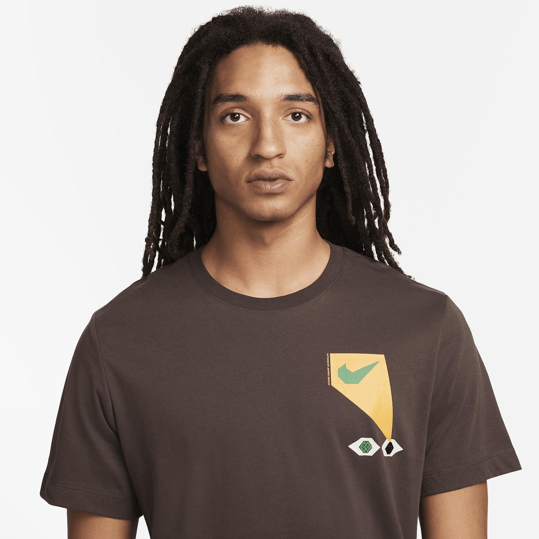 Nike Sportswear Men's T-Shirt Product Image