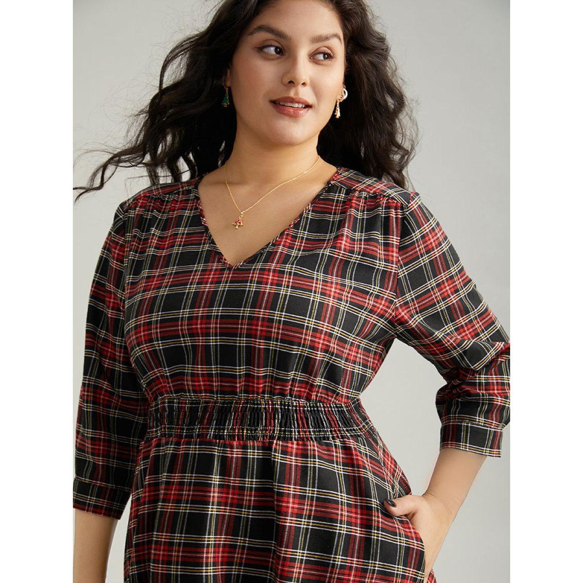 Plus Size Plaid Elastic Waist Shirred Pocket Dress Black Women Elegant Printed V-neck Elbow-length sleeve Curvy Midi Dress BloomChic 28/5X Product Image