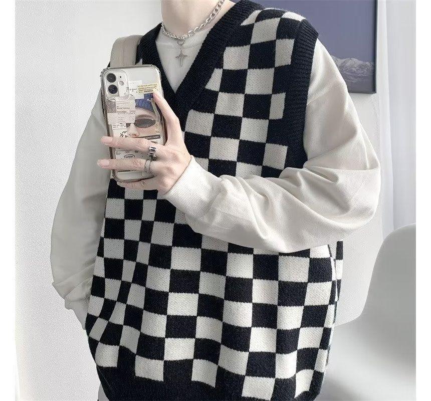 V-Neck Checkerboard Sweater Vest Product Image