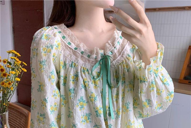 Pajama Set: Long Sleeve Round Neck Floral Print Bow Panel Lace Blouse + Straight Leg Pants Product Image
