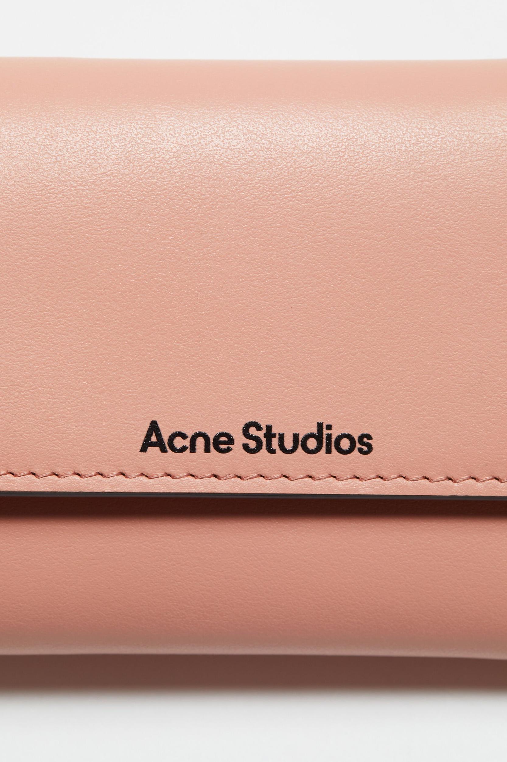 Trifold leather wallet Product Image