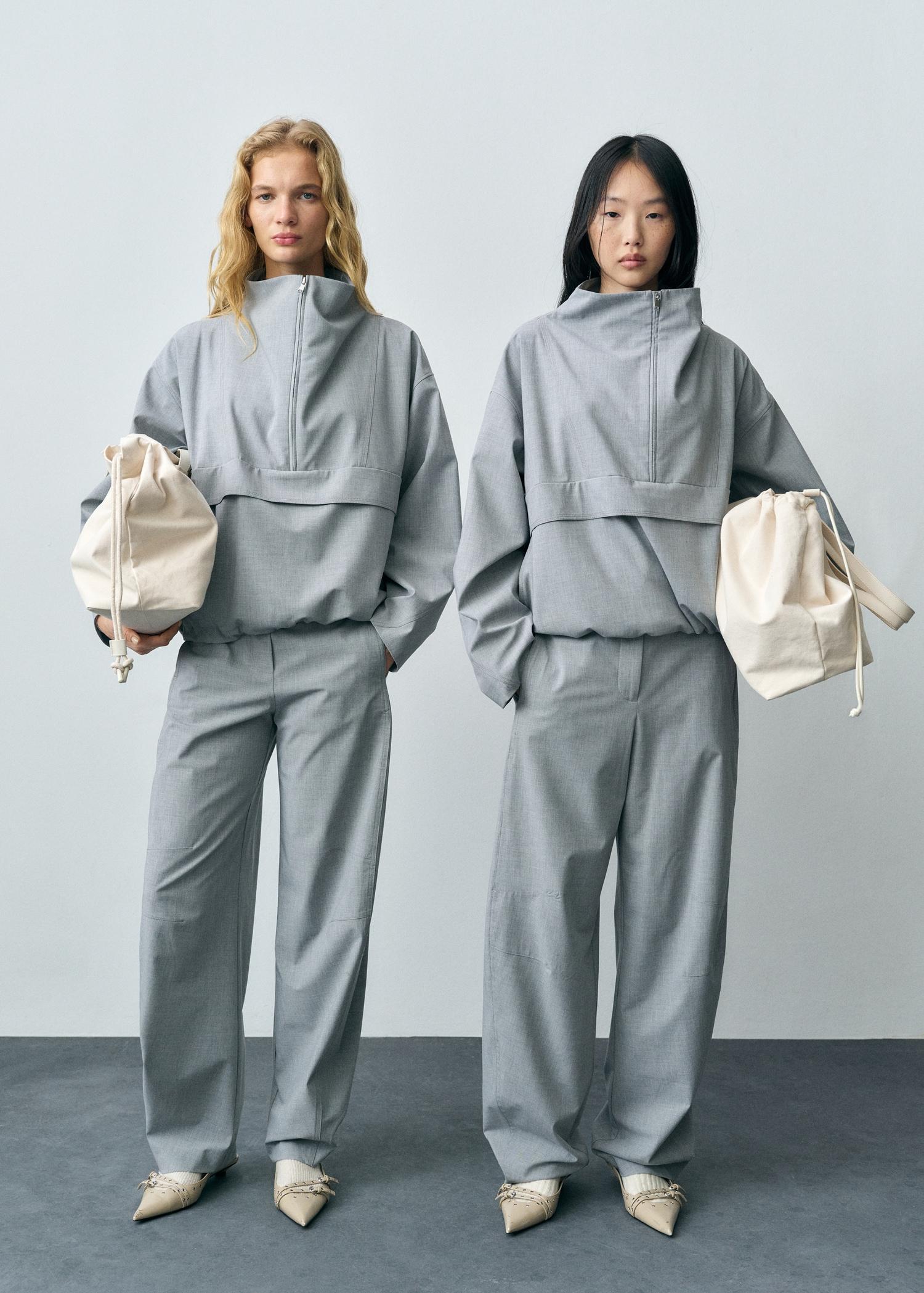 Oversized parka with zipper - Women | MANGO USA Product Image