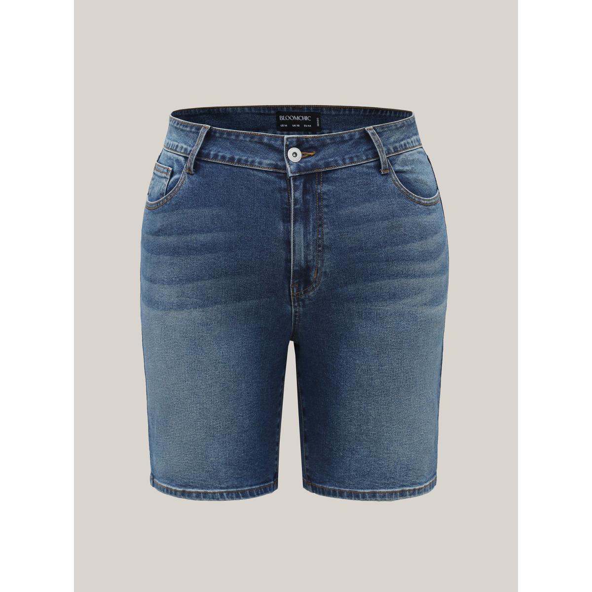 Plus Size Stretch Straight-Leg Faded Denim Shorts Women Denimindigo Medium stretch Everyday-Casual Slanted pocket Denim Shorts BloomChic 30/6X Product Image