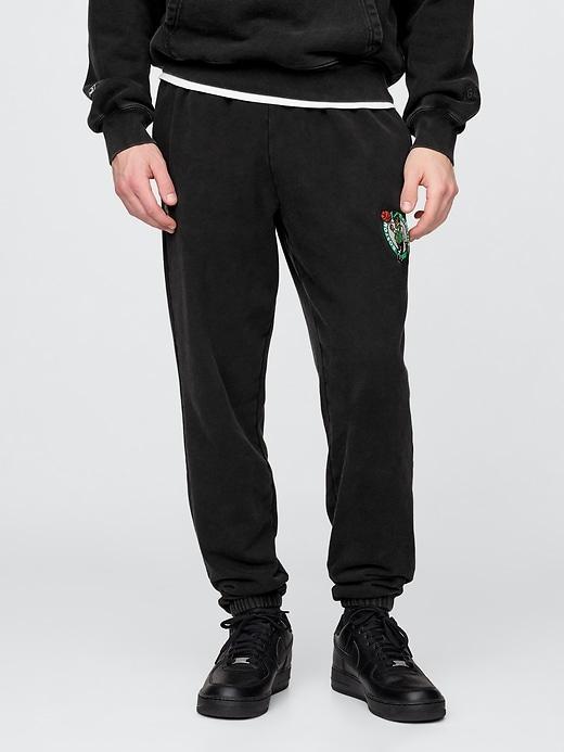 NBA Boston Celtics Logo Heavyweight Joggers Product Image