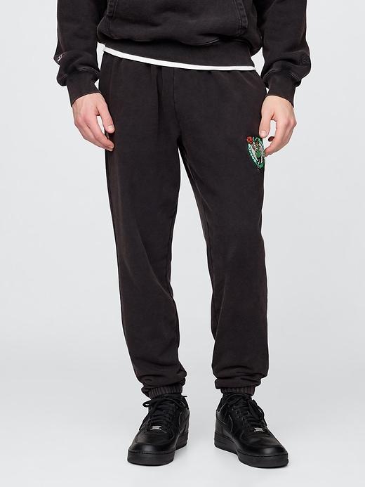 NBA Boston Celtics Logo Heavyweight Joggers Product Image
