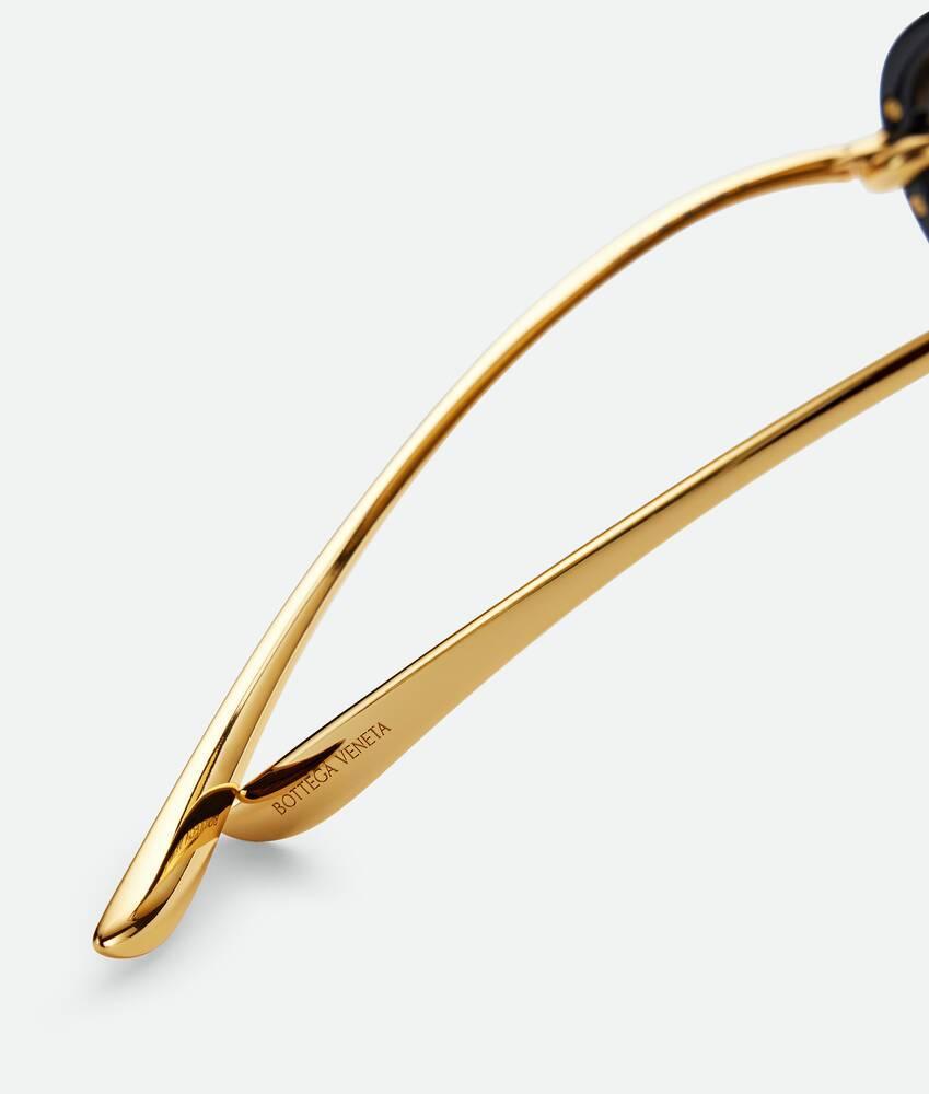 Knot Aviator Sunglasses in Black/yellow Product Image