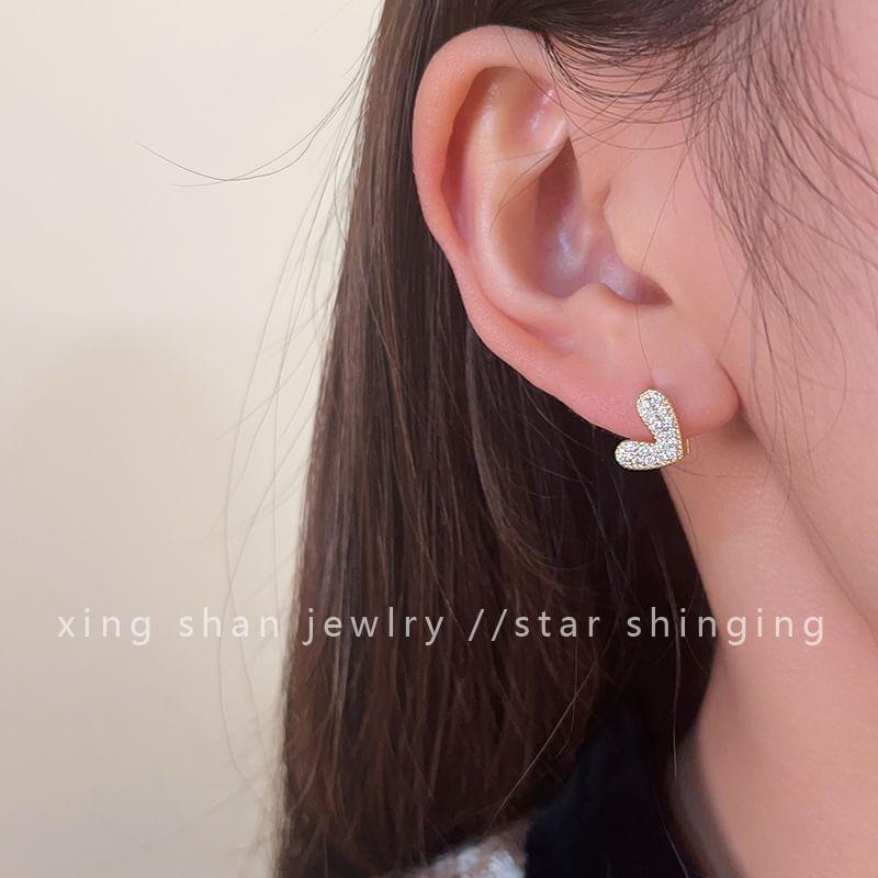 Heart-Shaped Stud Earring Product Image