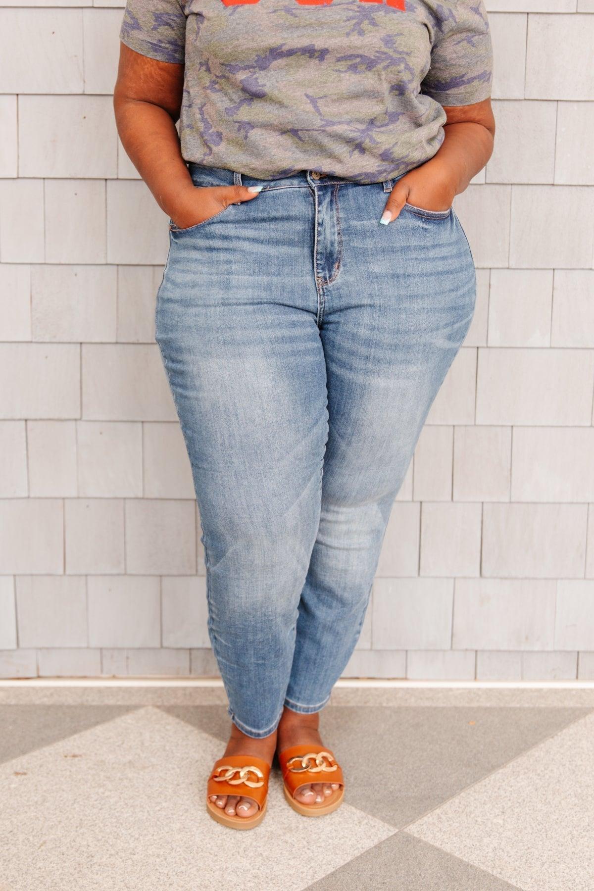 High Waist Slim Fit Jeans (Online Exclusive) Product Image
