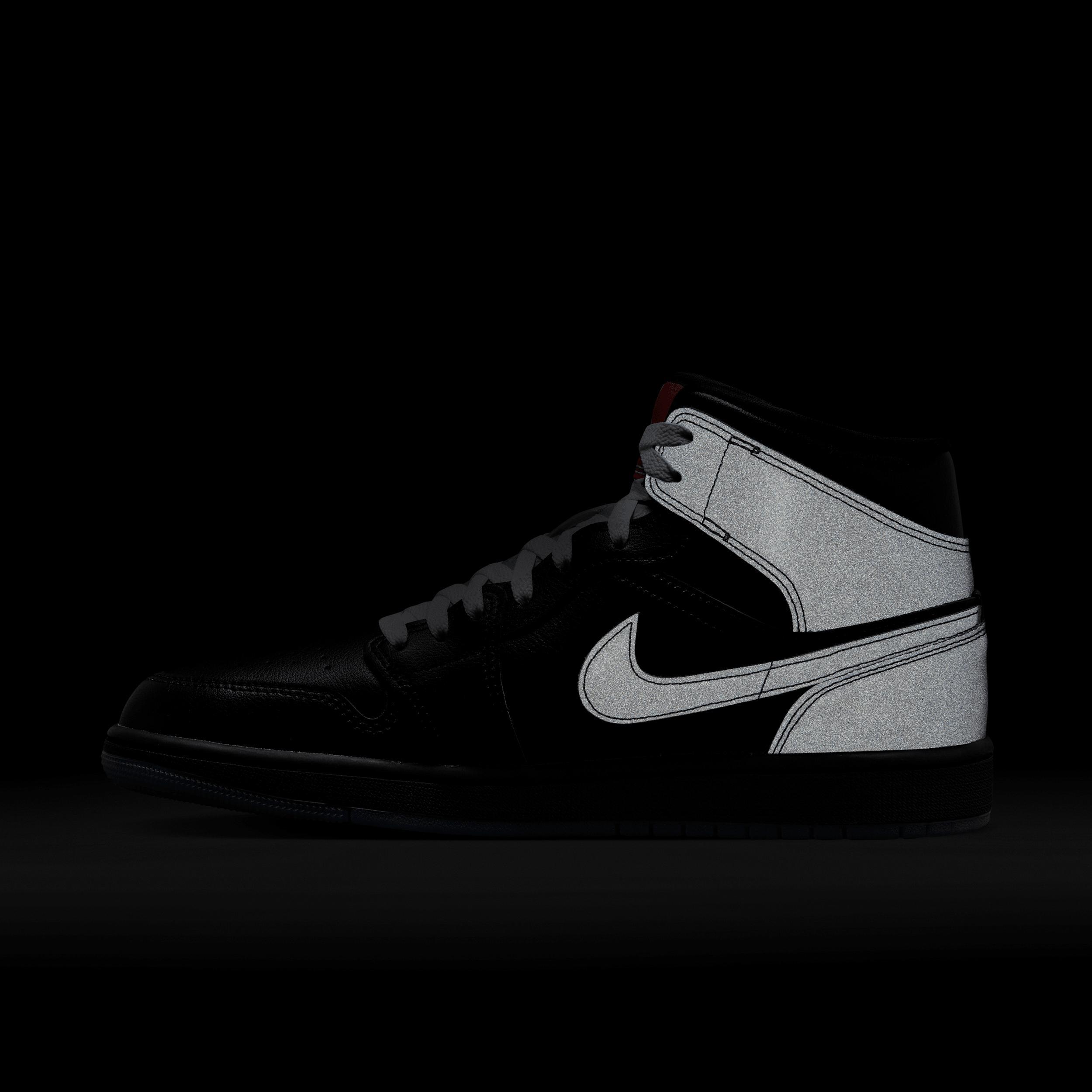 Jordan Mens Air Retro 1 Mid SE Casual Shoes Product Image