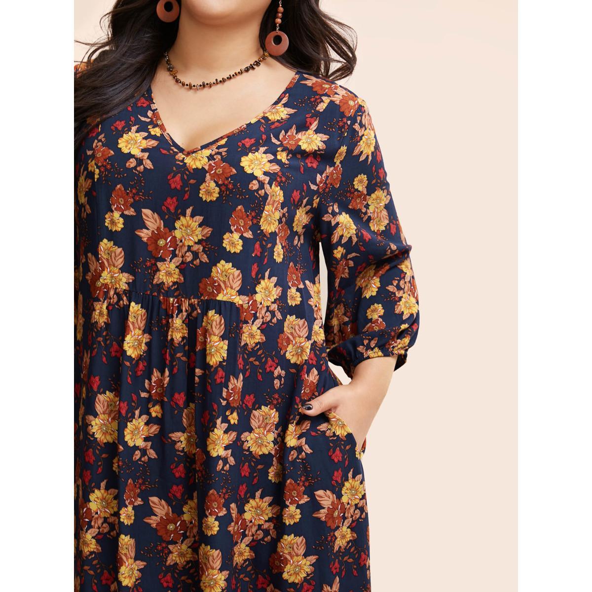 Plus Size Supersoft Essentials Floral Print Pocket V Neck Dress DarkBlue Women Resort Elastic cuffs V-neck Elbow-length sleeve Curvy Midi Dress BloomChic 30/6X Product Image