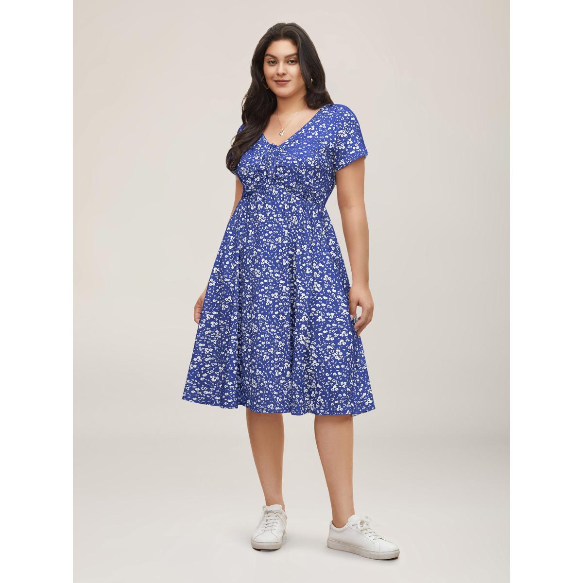 Plus Size Ditsy Floral Elastic Waist Knot Drawstring Dress Navy Women Casual Non V-neck Short sleeve Curvy Midi Dress BloomChic 18-20/2X Product Image