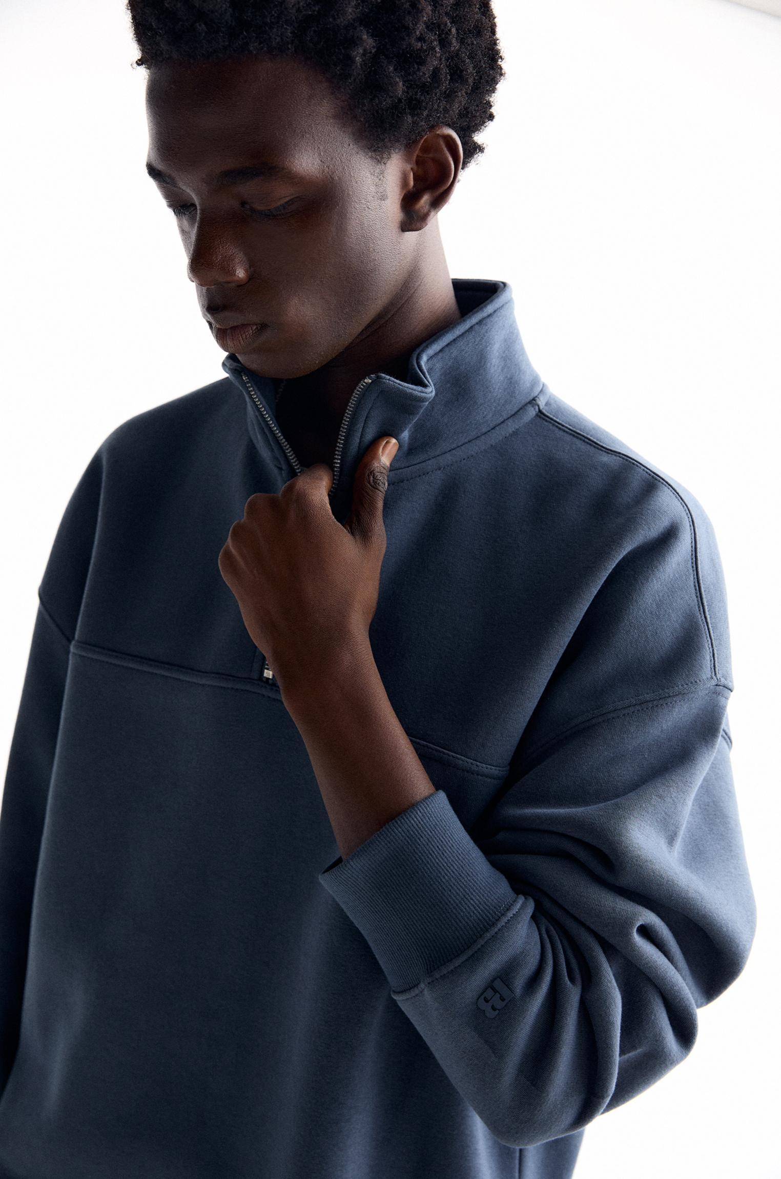 Quarter-zip sweatshirt Product Image