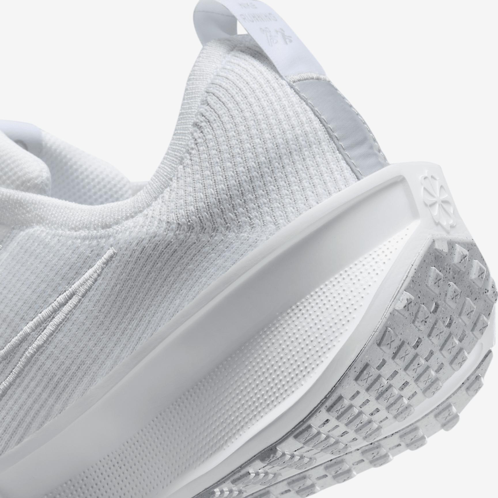 Nike Interact Run Men's Road Running Shoes Product Image