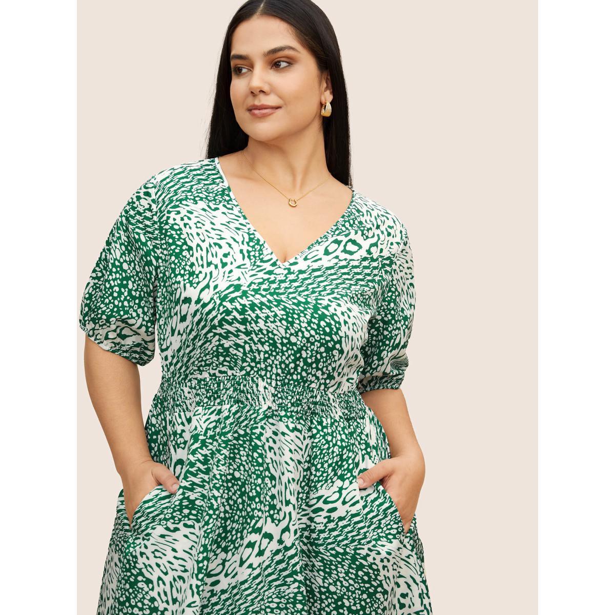 Plus Size Leopard Print Shirred Lantern Sleeve Dress Green Women At the Office Shirred V-neck Half Sleeve Curvy BloomChic 26/4X Product Image