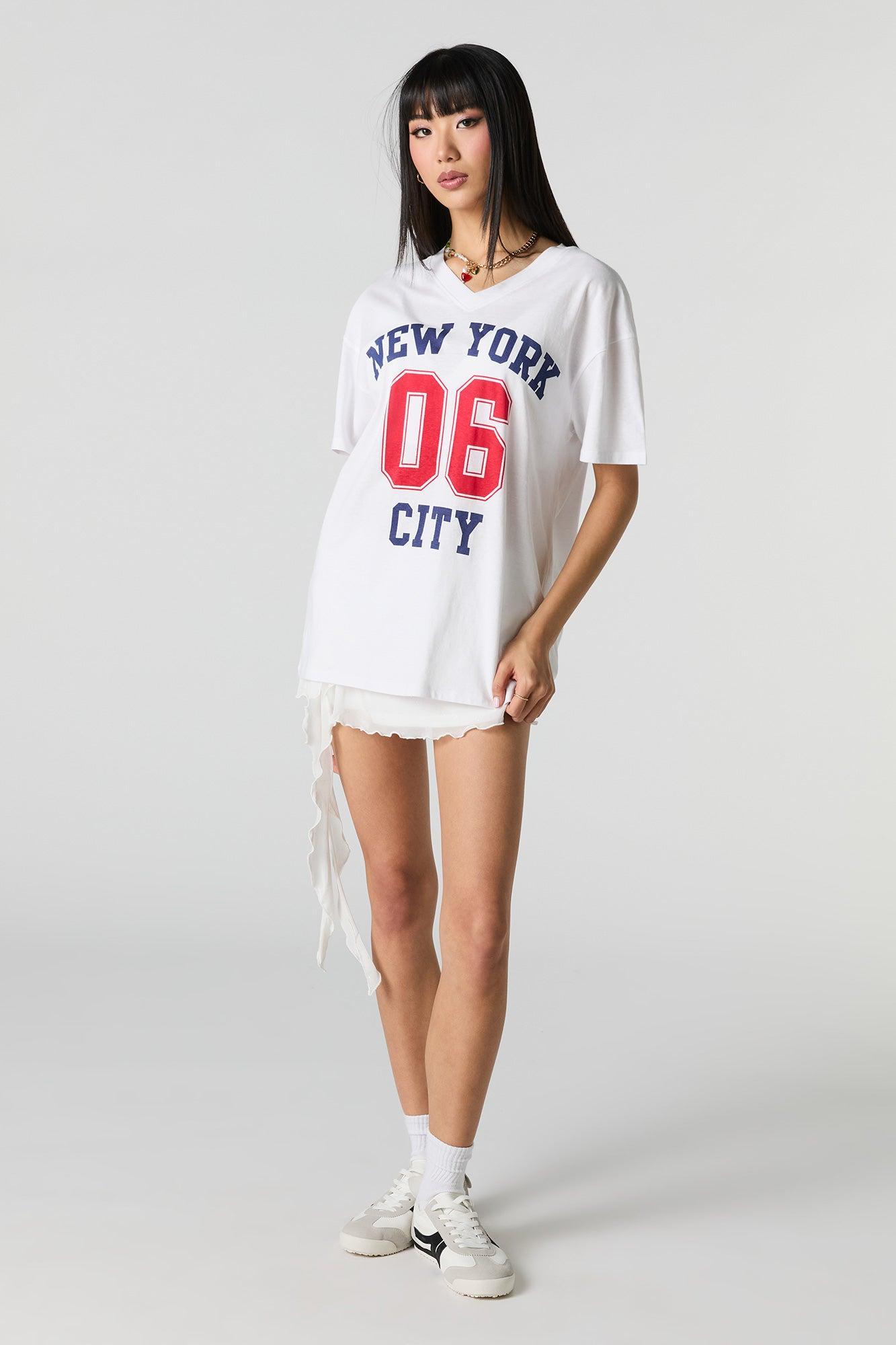New York City 06 Graphic V-Neck T-Shirt Female Product Image