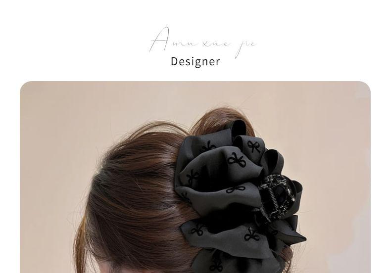 Ribbon Print Hair Claw Product Image