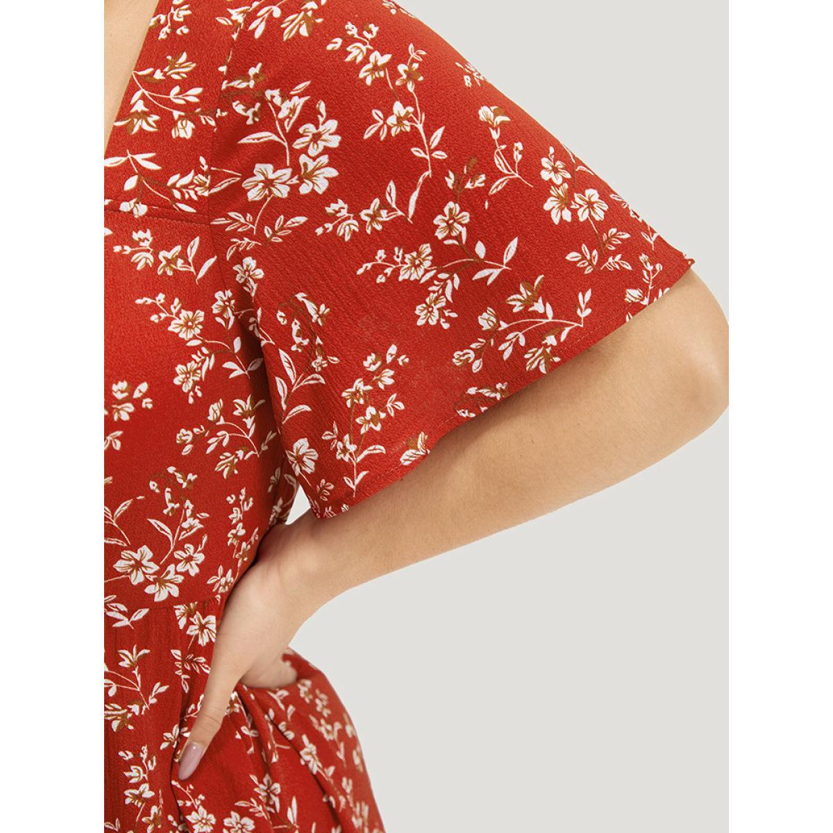 Plus Size Floral Print Square Neck Ruched Ruffles Drawstring Dress Red Women Elegant Drawstring Square Neck Short sleeve Curvy Midi Dress BloomChic 18-20/2X Product Image
