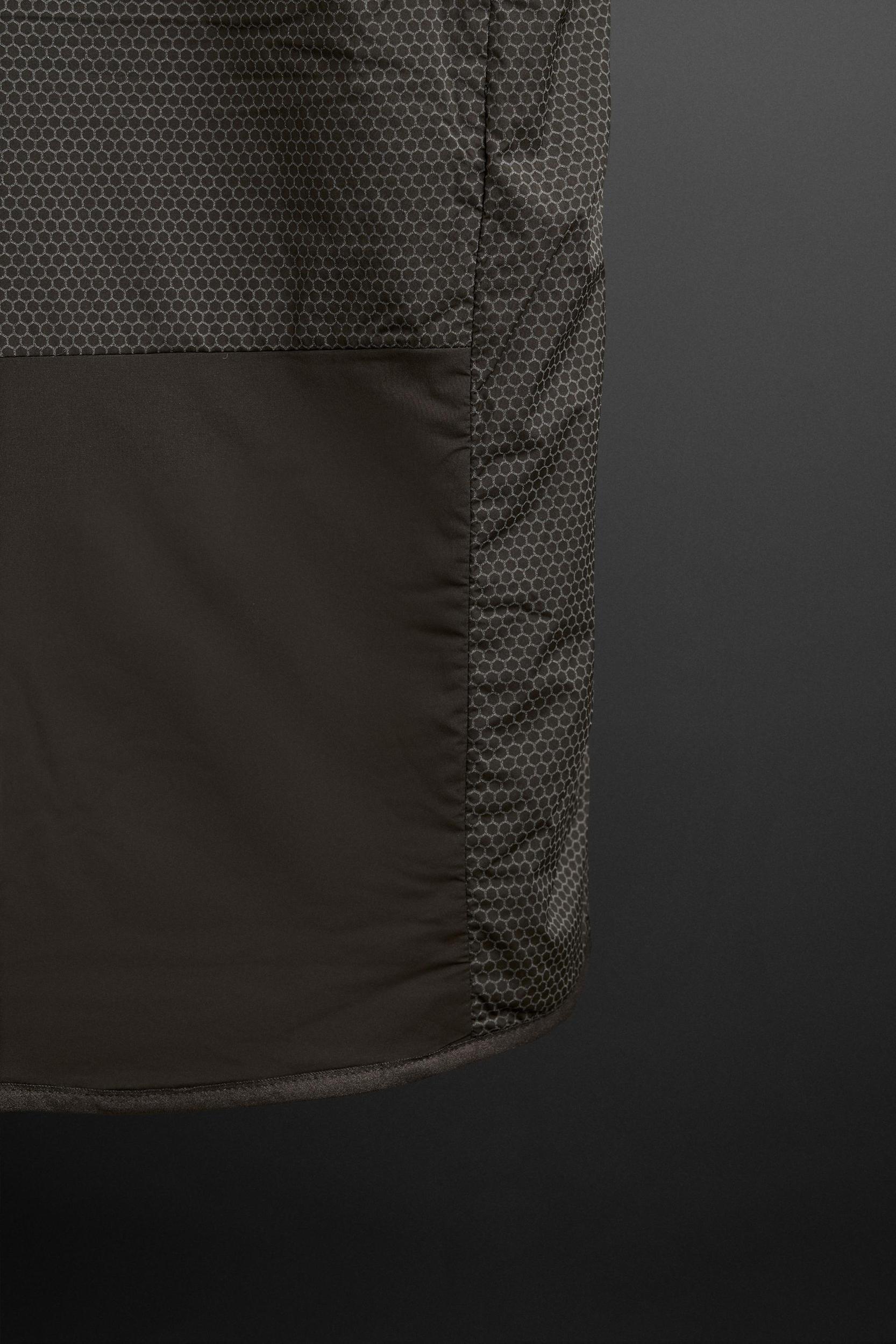 LIGHTWEIGHT TECHNICAL VEST Product Image