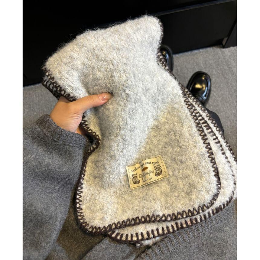 Applique Contrast Stitching Knit Scarf Product Image
