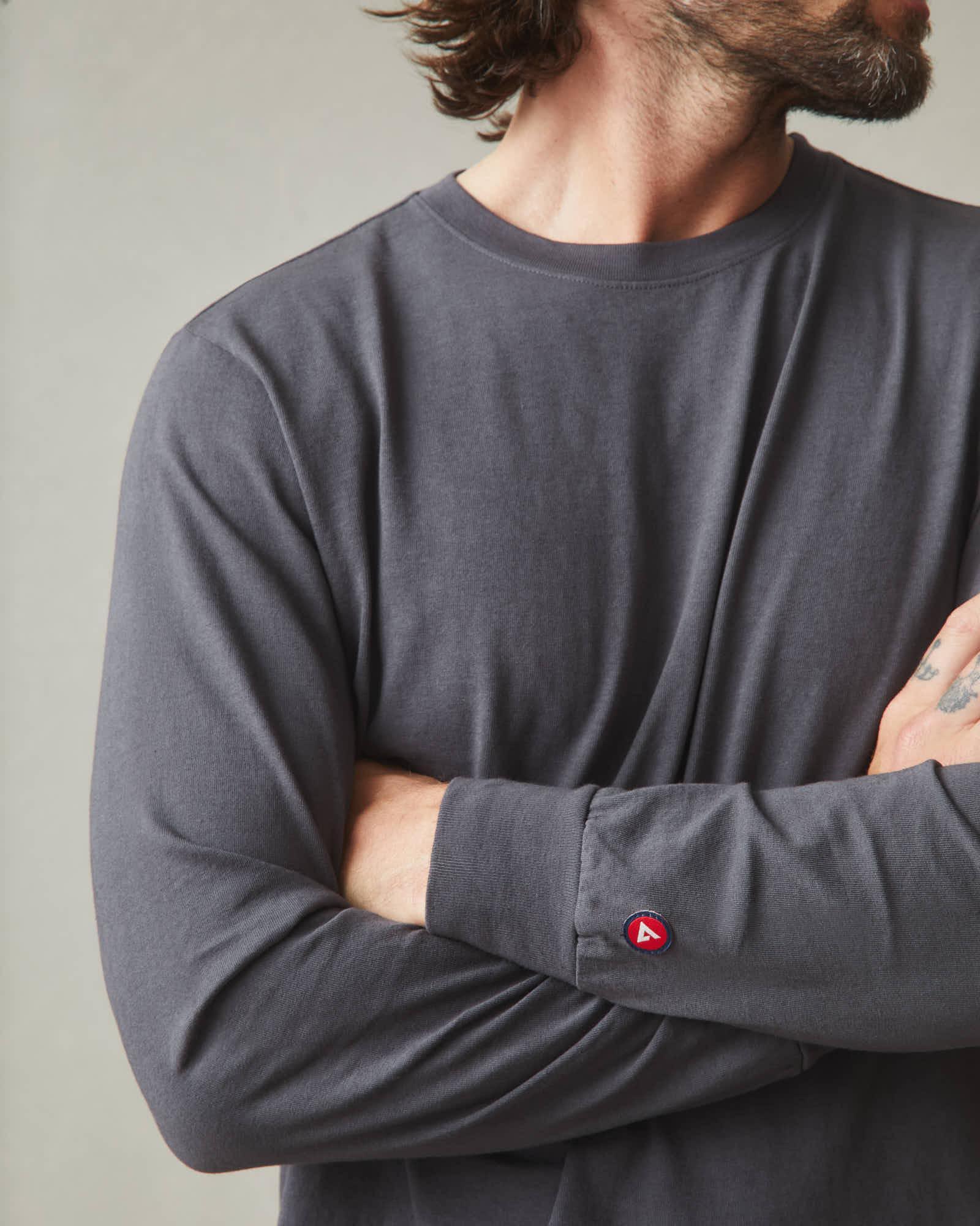 Men's Vintage Crew Long Sleeve Tee - Washed Metropolitan Grey Male Product Image