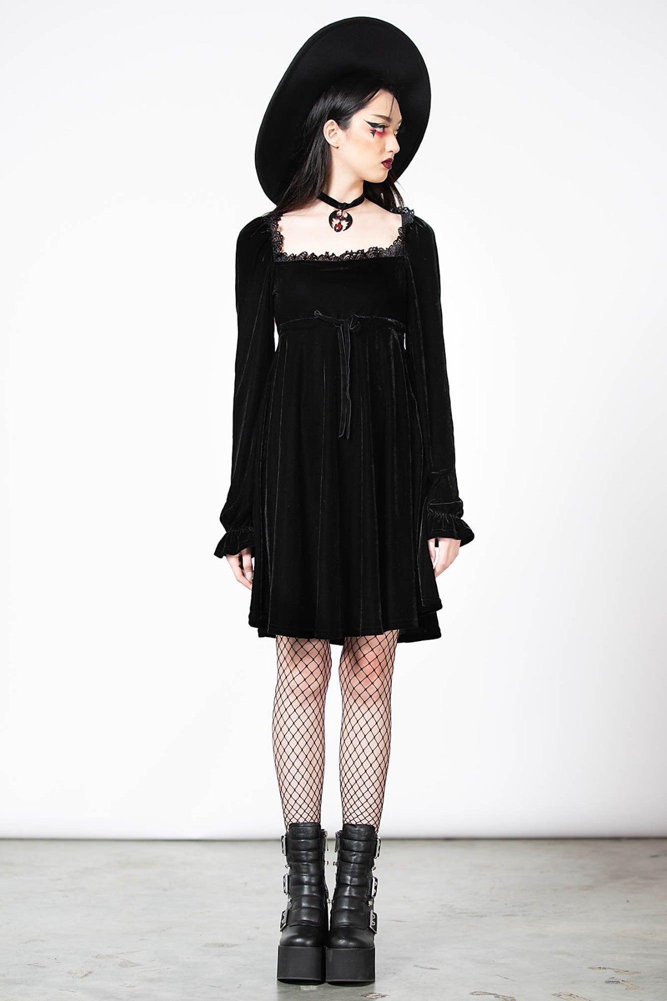 Imperia Long Sleeve Velvet Dress [B] Female Product Image