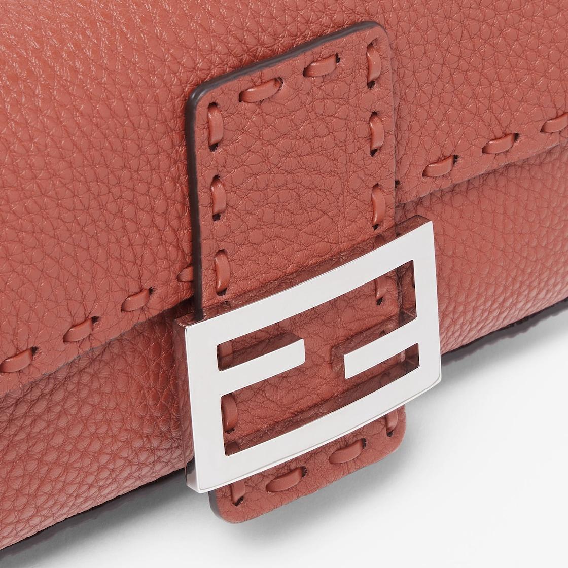 Baguette MiniSienna brown Selleria bag with 309 hand-sewn topstitches Product Image