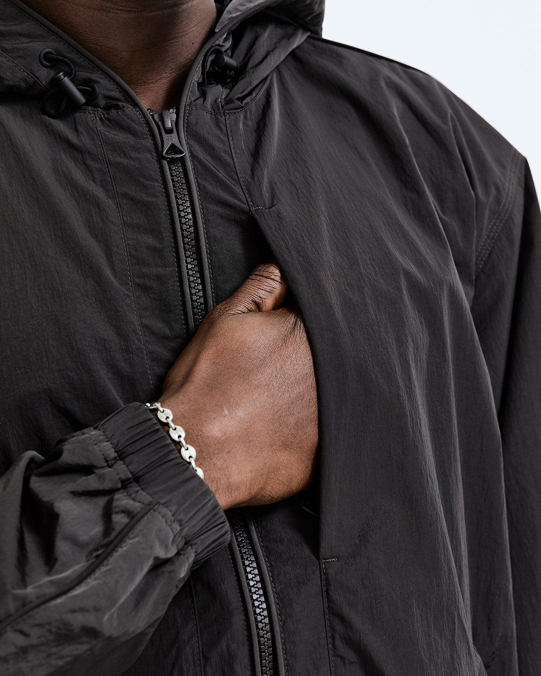 Crinkle Nylon Match Hooded Jacket Male Product Image