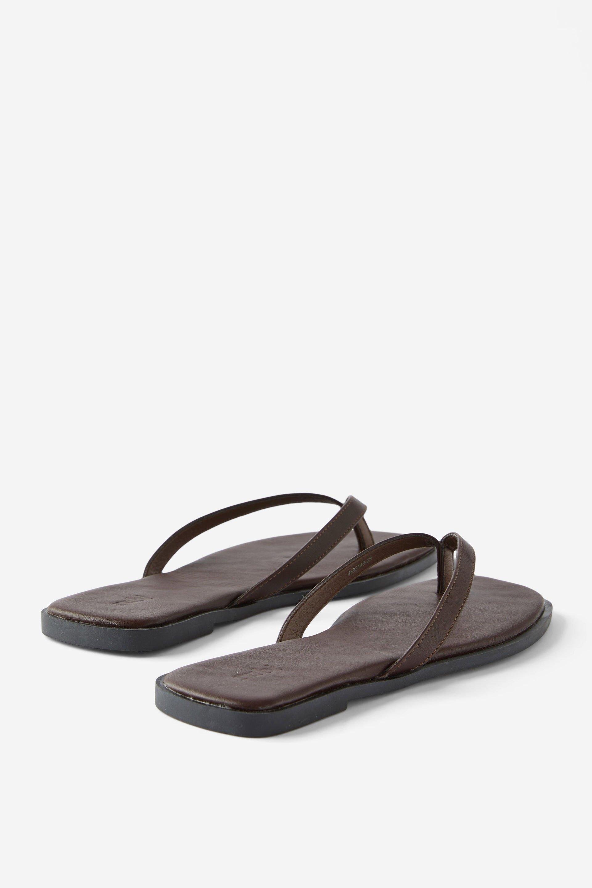 Byron Slide Product Image