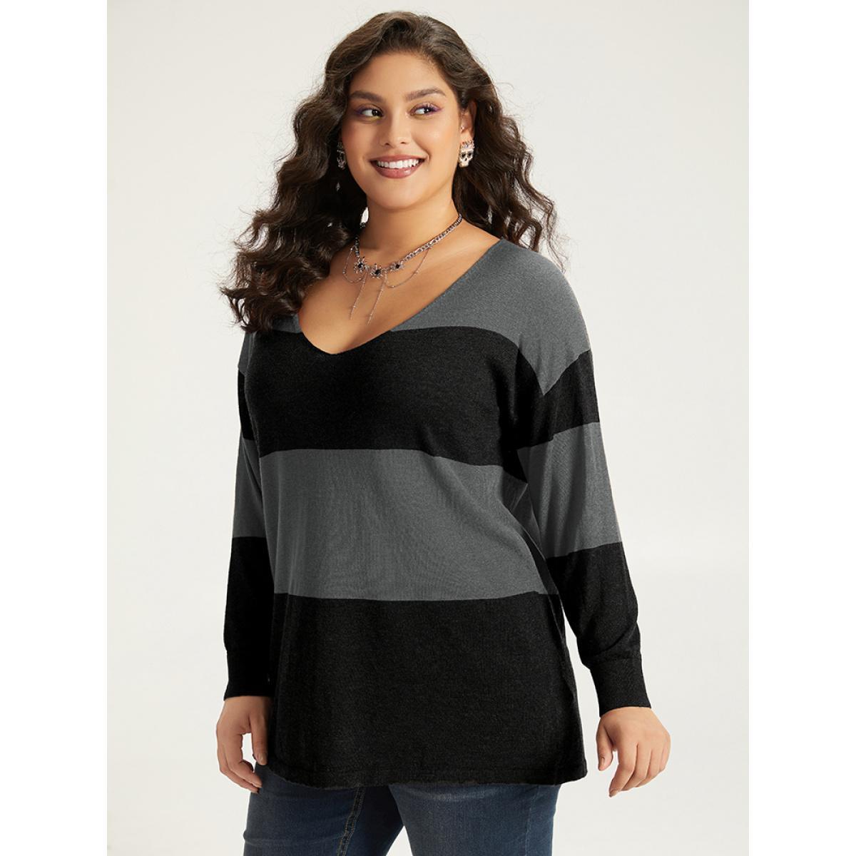 Plus Size Halloween Supersoft Essentials Colorblock Contrast Elastic Cuffs Pullover Gray Women Casual Loose Long Sleeve V-neck Everyday Pullovers BloomChic 10/M Product Image