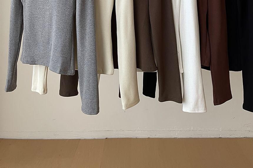 Long Sleeve Square Neck Plain Padded Tee Product Image