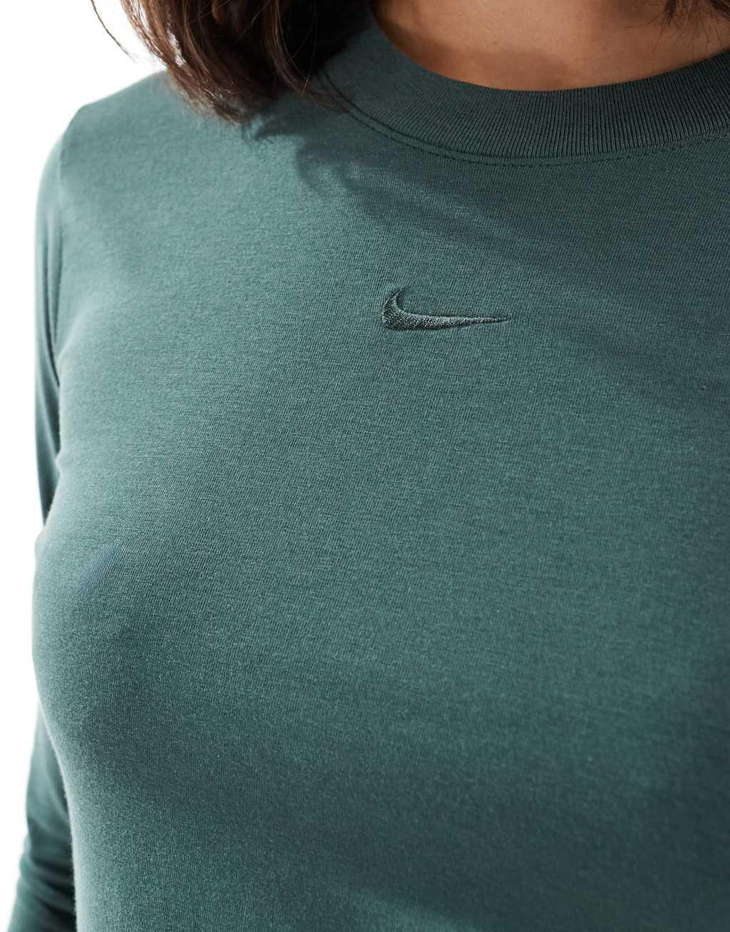 Nike Chill knitted longsleeve cropped t-shirt in dark green Product Image