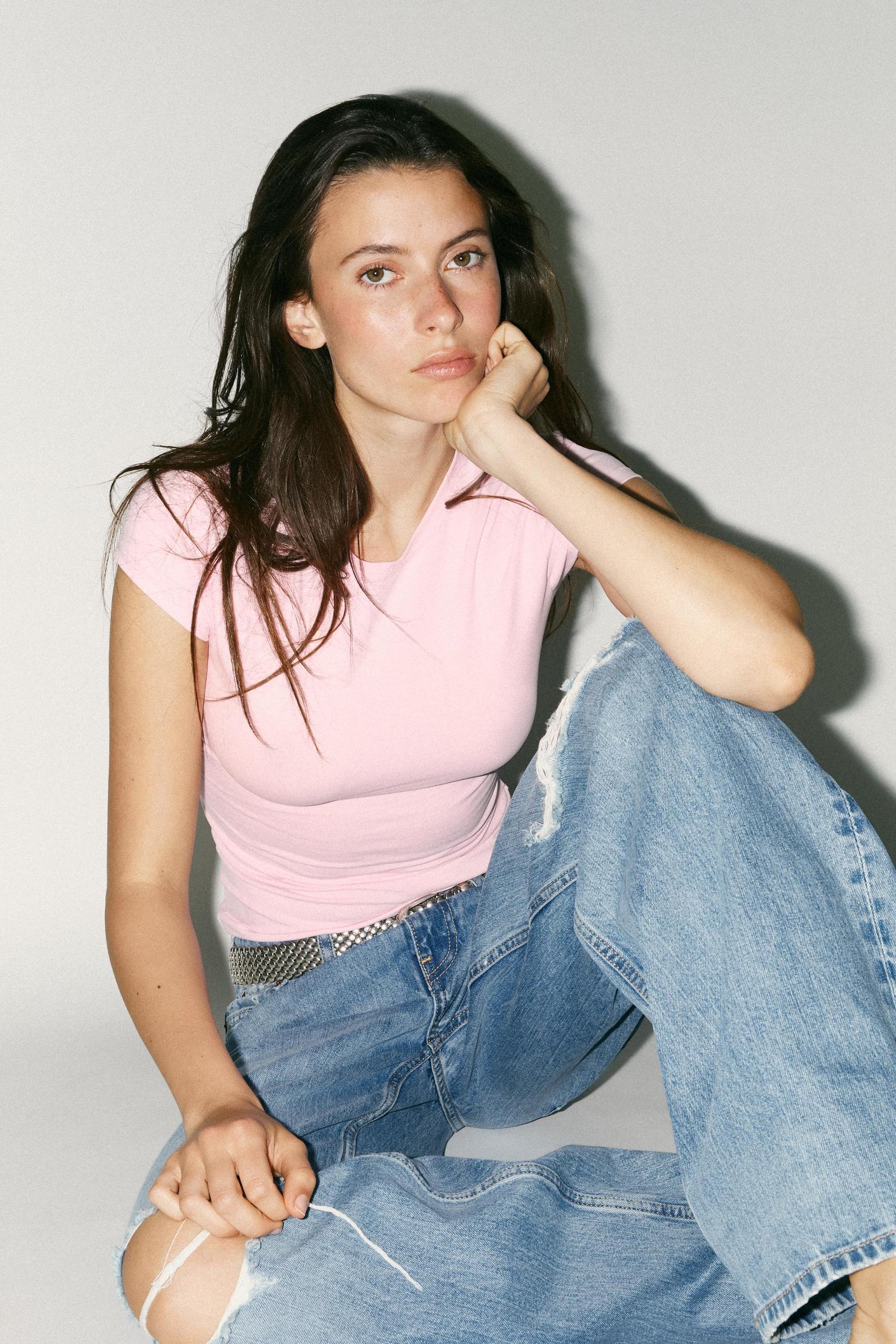 SLIM FIT SHORT SLEEVE T-SHIRT Product Image