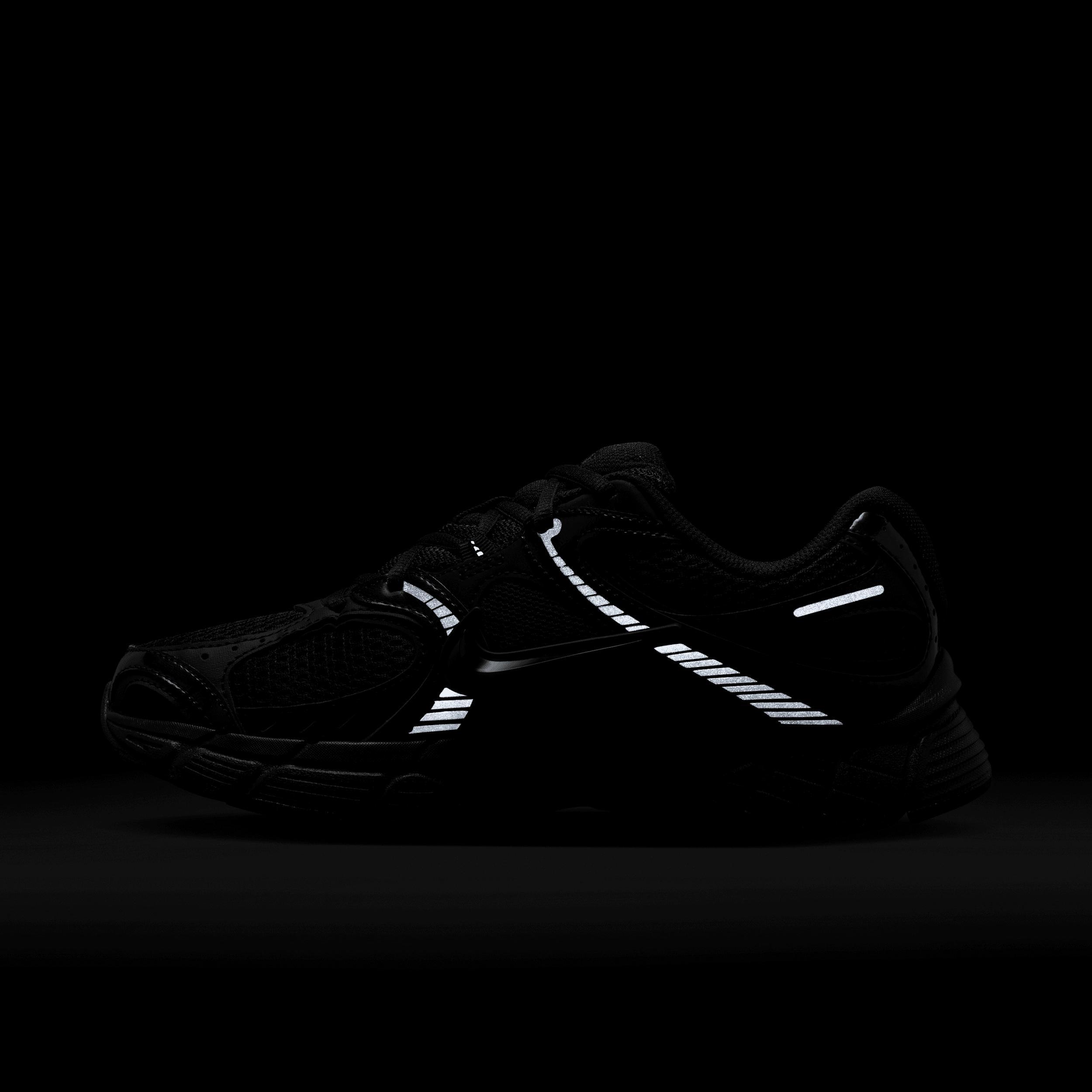 Nike Womens V5 Rnr Sneaker Running Sneakers Product Image