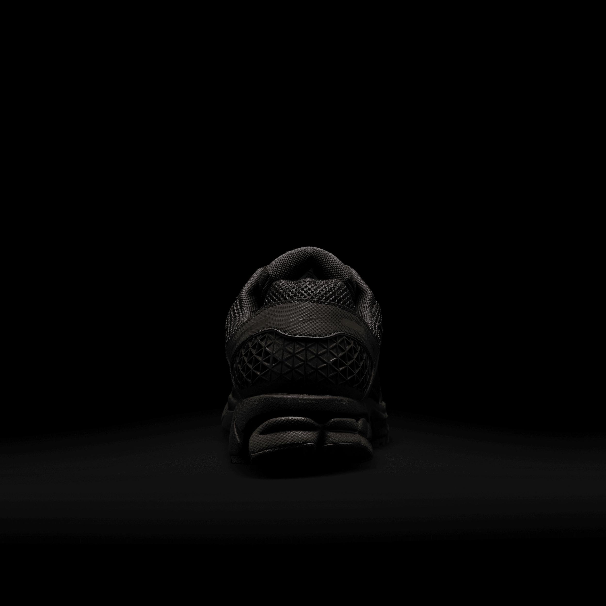 Nike Mens Zoom Vomero 5 Casual Shoes Product Image
