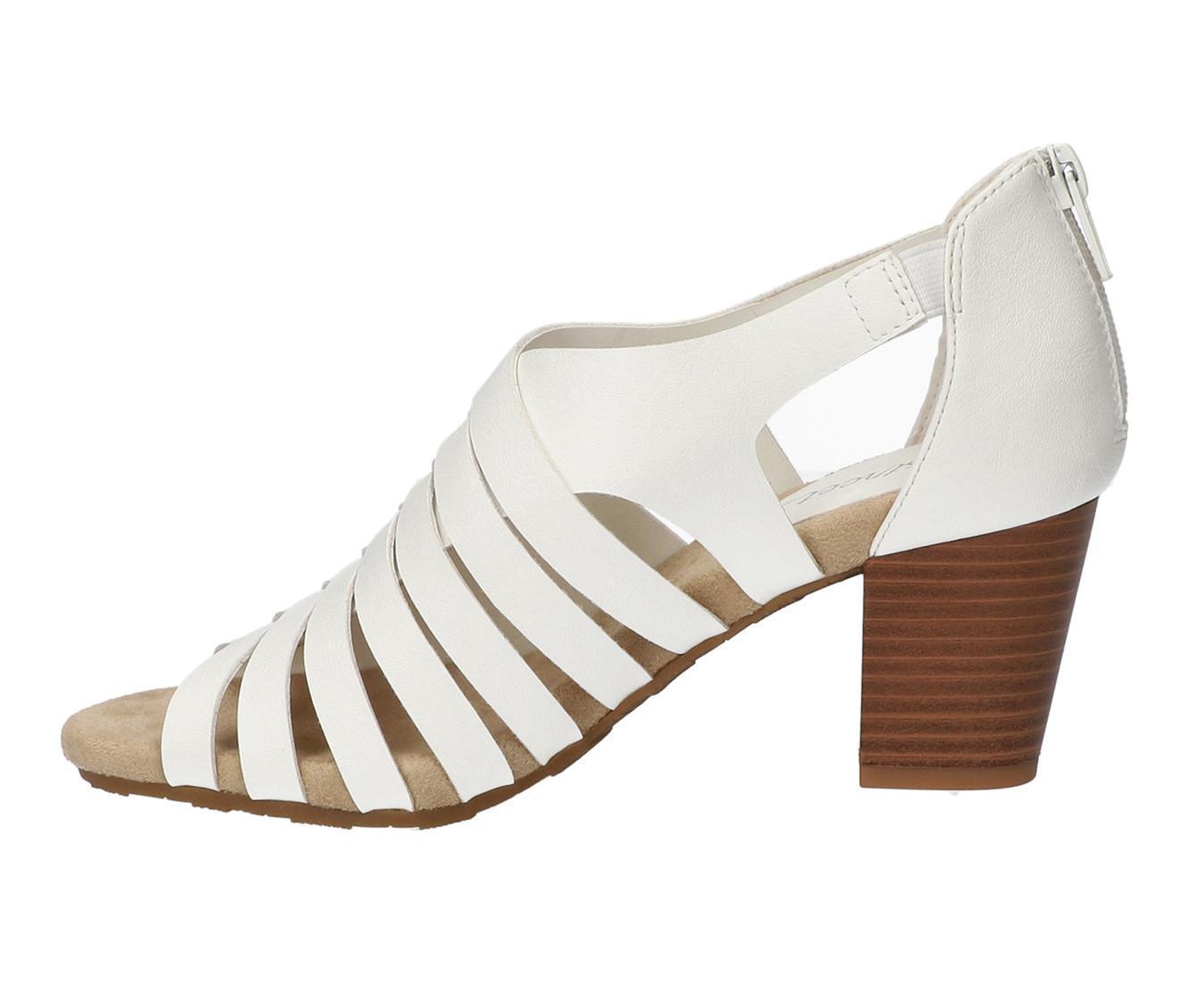 Women's Easy Street Vannie Pumps Product Image