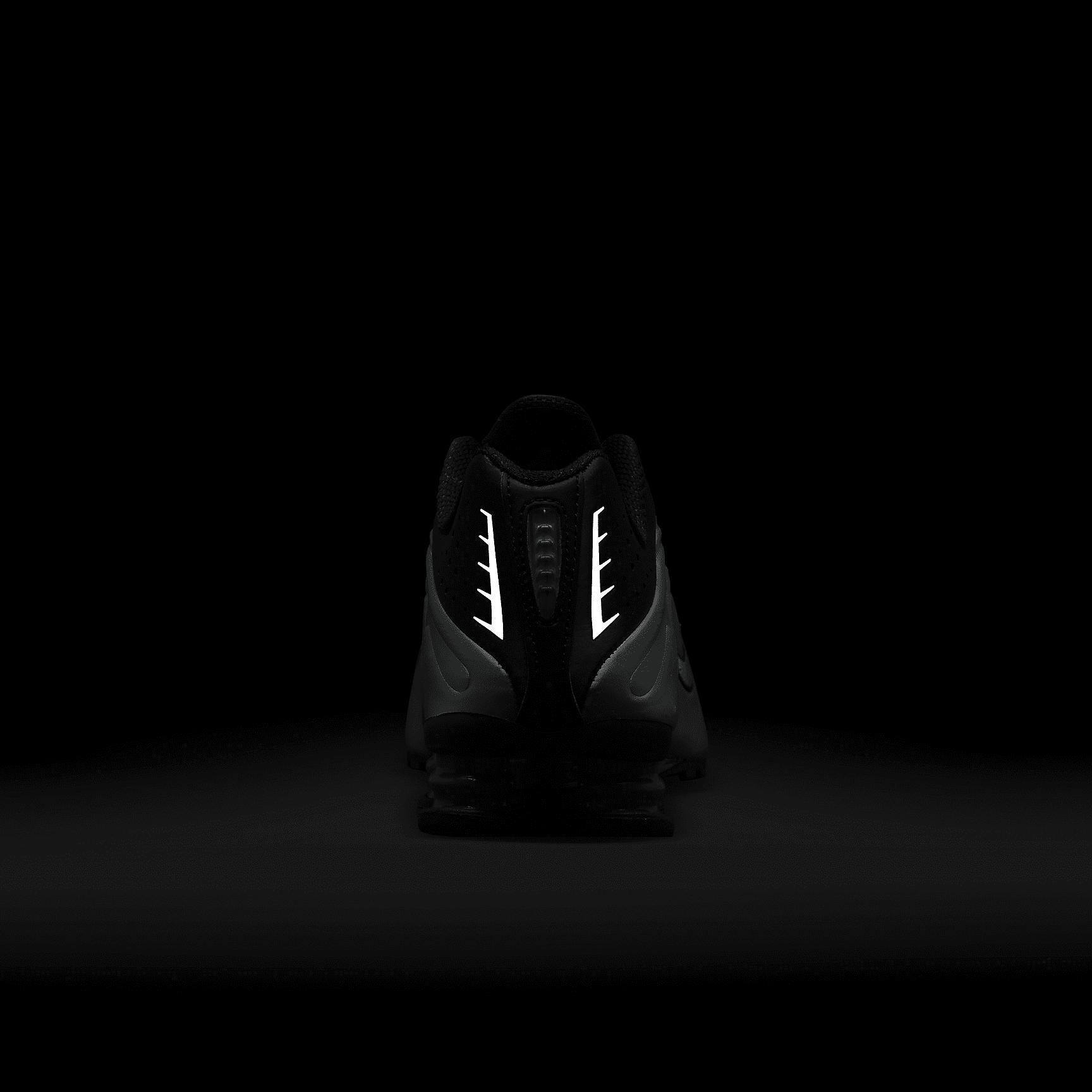 Nike Womens Shox R4 Casual Shoes Product Image