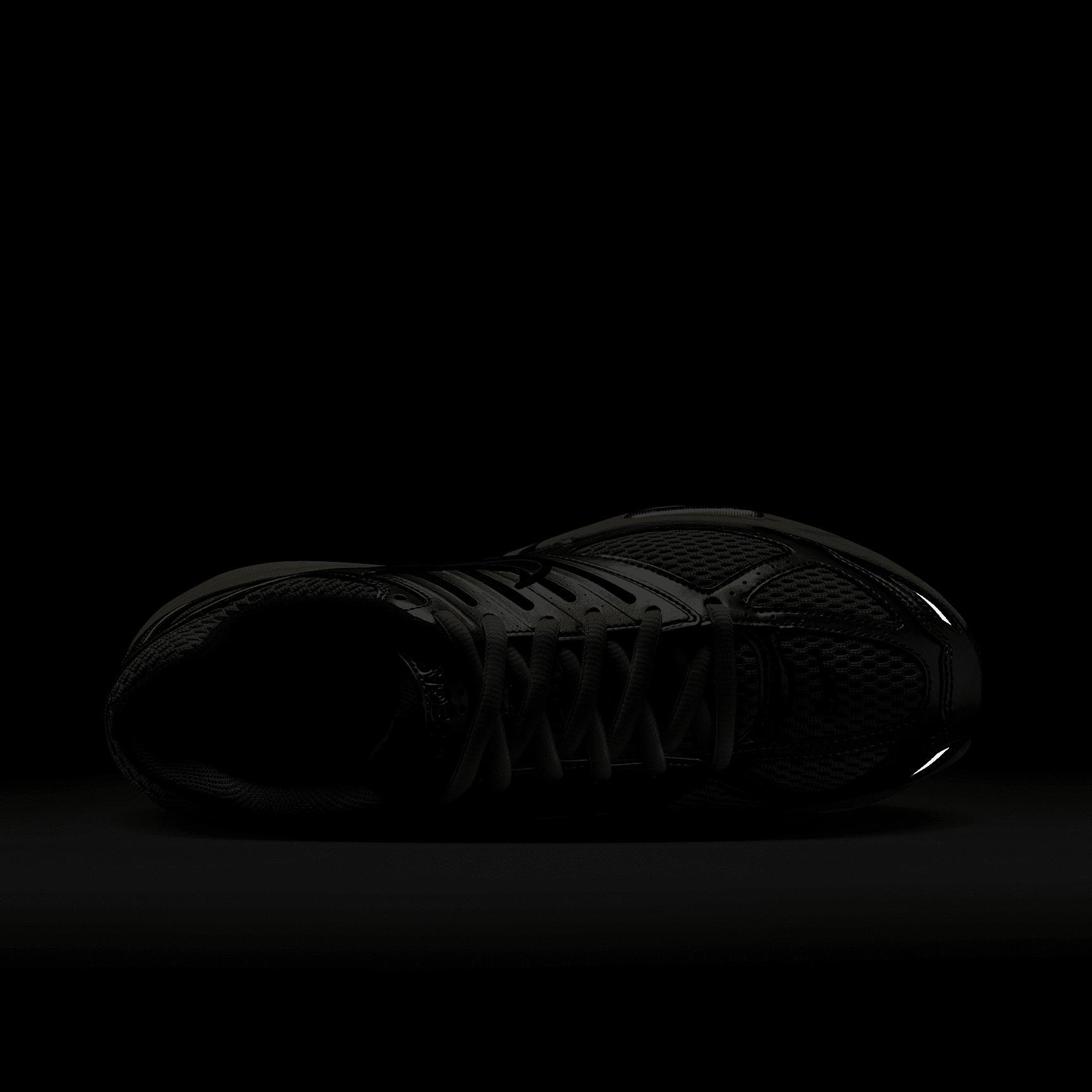 Nike Men's Air Pegasus 2005 Shoes Product Image