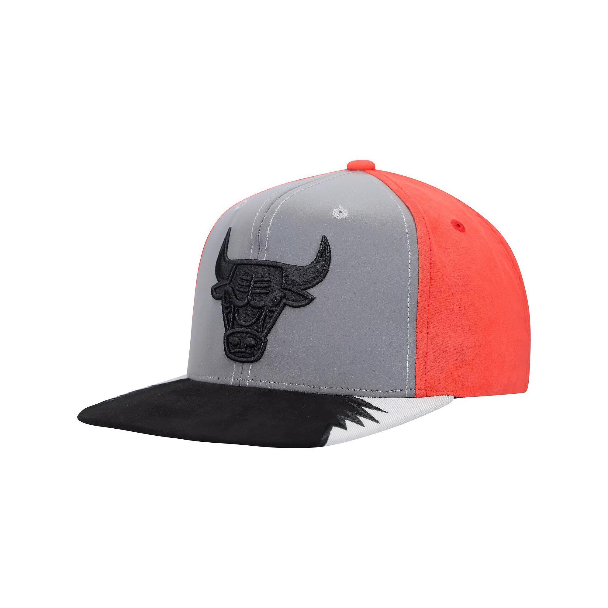 Men's Mitchell & Ness Gray/Red Chicago Bulls Day 5 Snapback Hat, Grey Product Image
