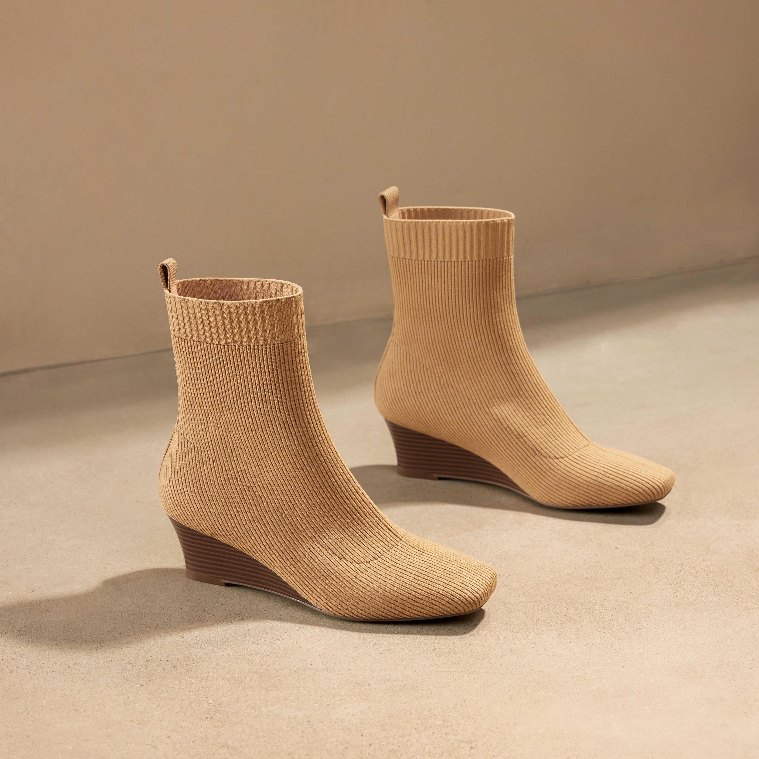 Square-Toe Water-Repellent Heeled Boots (Rafaella) Product Image